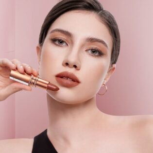 O.TWO.O МАТОВА ПОМАДА КОЛЬОРУ MISTY KISS LOCK МАТОВА ПОМАДА