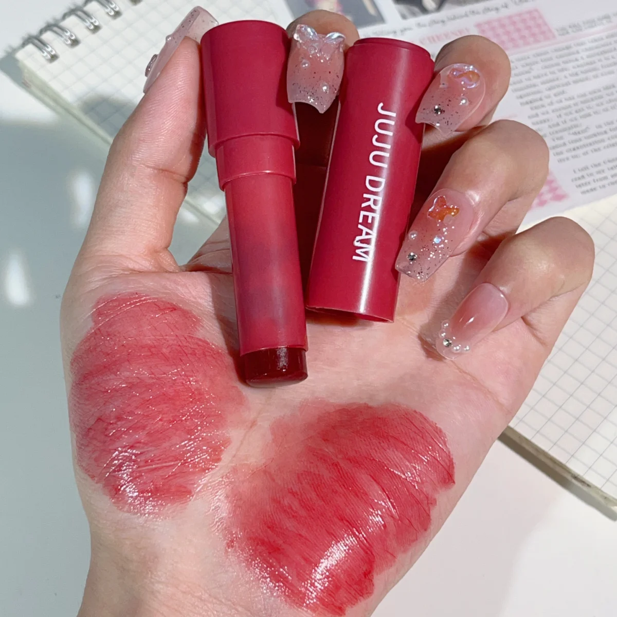 Зволожуючий бальзам для губ Round: яскраві та доглянуті губи - Зображення 4