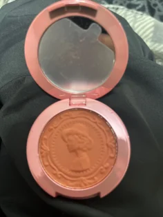 Бліде рум'яно - ніжний крем для макіяжу обличчя photo review