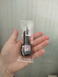 Гель лак UR SUGAR - яскравий манікюр з блискітками photo review