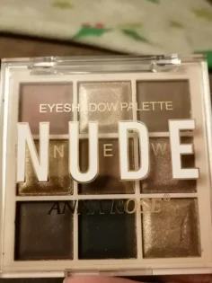 Яскраві Тіні для Очей - 9-Color Eyeshadow Palette для Бездоганного Макіяжу photo review