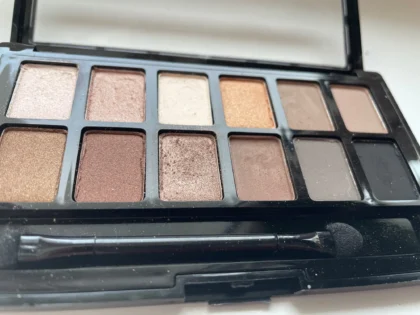 Смокі Палетка Тіней для Очей: 12 Колірних Варіацій photo review