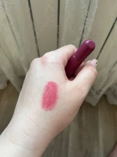 Балончики для губ: Тривалий восковий блиск для губ photo review