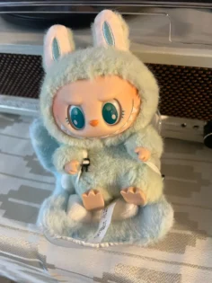 Безпечне сидіння для ляльок: Labubu Carseat для стильного інтер'єру photo review