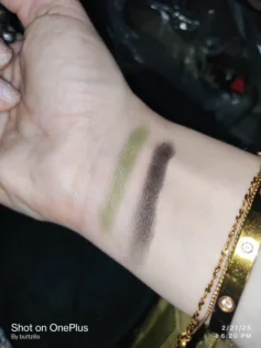 Тіні для повік Biya 2: Червоний і Чорний для Яскравого Макіяжу photo review