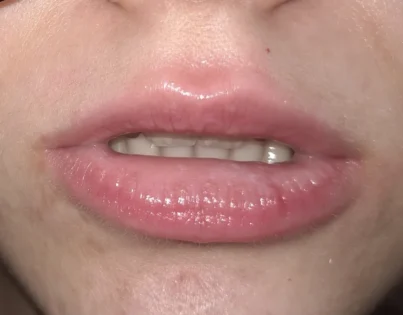 Балончики для губ: Тривалий восковий блиск для губ photo review