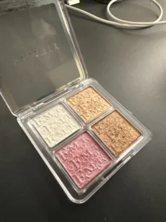 Хайлайтер Палітра 4 Color Face - Розкрийте природне сяйво photo review