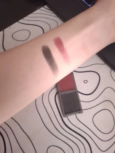 Тіні для повік Biya 2: Червоний і Чорний для Яскравого Макіяжу photo review