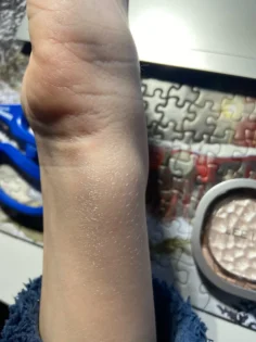 LEEINTO порошок для сяючого макіяжу - ідеальний вибір для ваших очей photo review