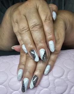 UR SUGAR Овсяна Гель Лак 15ml - Респектабельний Нігтьовий Декор photo review