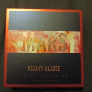 Матова блискуча палітра тіней для повік – яскраві червоні відтінки photo review