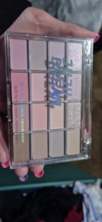 Тіні для повік Love: Ідеальний вибір для щоденного макіяжу photo review