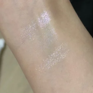 Тіні для повік Love: Ідеальний вибір для щоденного макіяжу photo review