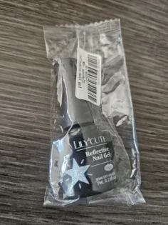 Яскравий рожевий флуоресцентний гель-лак LILYCUTE для манікюру photo review