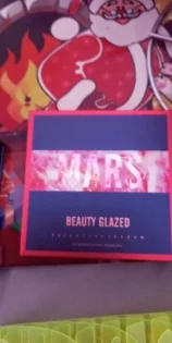 Матова блискуча палітра тіней для повік – яскраві червоні відтінки photo review