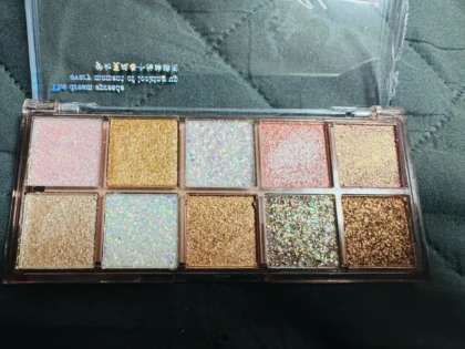 10-Color Eyeshadow Palette - Яскравий макіяж для кожної жінки photo review