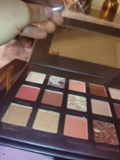 18-колірна палітра тіней для повік – Матова та блискуча для яскравого макіяжу photo review