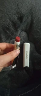 Матова губна помада - довготривала та зволожуюча косметика для дівчат photo review