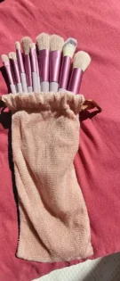 Макіяжна кисть для м'якого нанесення - ваш професійний інструмент для краси photo review