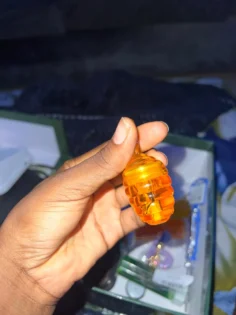 Honey Pot Lip Oil – Блискучий та Лонг Ластинг Бальзам для Губ photo review