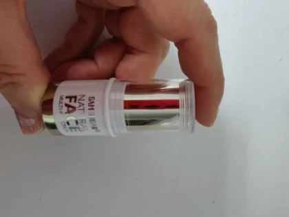 SAM SUGAR Highlighter Stick - Ідеальне вирішення для сяючої шкіри photo review