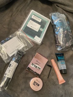 Глянцевий губний блеск: ненав’язливий об'єм і зволоження для ваших губ photo review