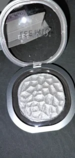 Highlighting Powder - Блискучий та Довговічний Хайлайтер від LEEINTO photo review