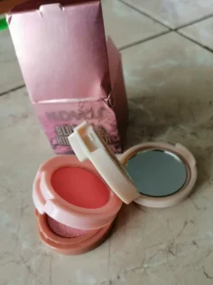 3-in-1 Makeup Palette: універсальна палітра для макіяжу з мерехтливими текстурами photo review
