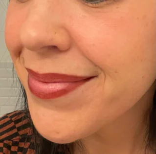 Водостійкий контур для губ: тривала та матова помада photo review