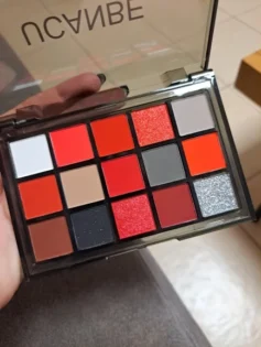 Червона палітра тіней UCANBE для макіяжу: 15 кольорів для свят photo review
