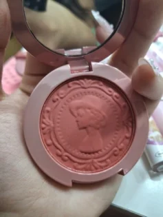 Бліде рум'яно - ніжний крем для макіяжу обличчя photo review