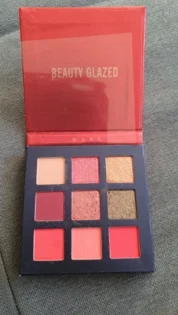 Матова блискуча палітра тіней для повік – яскраві червоні відтінки photo review