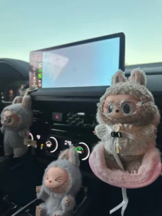 Безпечне сидіння для ляльок: Labubu Carseat для стильного інтер'єру photo review