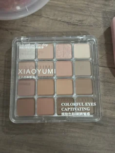 Шістнадцятирічна кольорова платка для макіяжу очей - ідеальний вибір! photo review