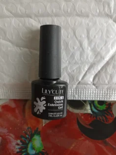 Гель для нігтів LILYCUTE: Неймовірний нюд для підказки photo review