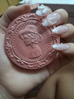 Бліде рум'яно - ніжний крем для макіяжу обличчя photo review