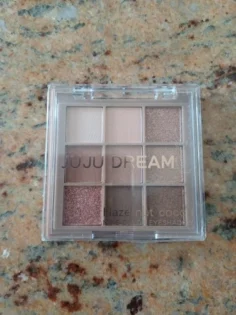 Тіні для повік Luxurious 9: яскраві кольори для вашого макіяжу photo review