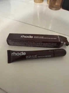 Балончики для губ: Тривалий восковий блиск для губ photo review