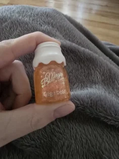 Бальзам для губ у формі метелика - зволоження та блиск photo review