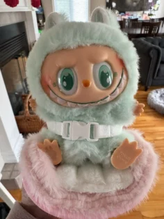 Безпечне сидіння для ляльок: Labubu Carseat для стильного інтер'єру photo review