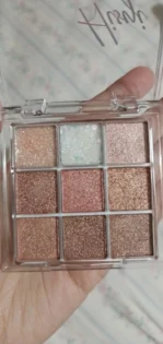 Палітра Тіней з Дев'яти Кольорів - Яскравий Вибір для Макіяжу photo review