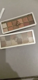 12 Color Eye Shadow Plate: Ідеальний вибір для початківців в макіяжі photo review