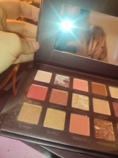 18-колірна палітра тіней для повік – Матова та блискуча для яскравого макіяжу photo review