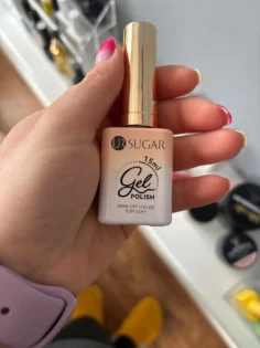 Гель лак UR SUGAR 15ml: Яскравий червоний гель для манікюру з магнітним ефектом photo review