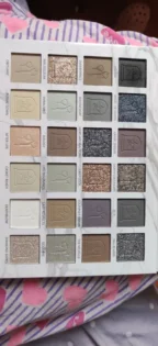 Матова тінь для повік Dark punk: 24 кольори для Хелловіну photo review