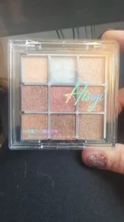 Глітерний хайлайтер - яскрава палітра тіней для очей photo review