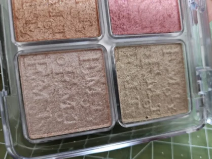 Хайлайтер Палітра 4 Color Face - Розкрийте природне сяйво photo review