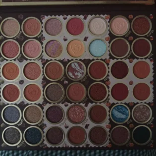 42 Colors Rainbow Eyeshadow Palette - Яскраві тіні для повік photo review