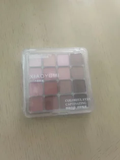 Шістнадцятирічна кольорова платка для макіяжу очей - ідеальний вибір! photo review