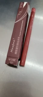 Водостійкий матовий червоний рідкий олівець для очей - тривала стійкість photo review